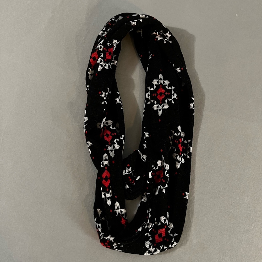 Patterned Infinity Scarf - Picture 2 of 3